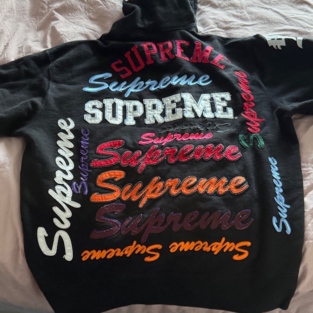 Supreme sweatshirt
